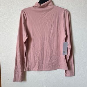 Yogalicious Zen Evelyn Mock Neck Top in Pale Mauve